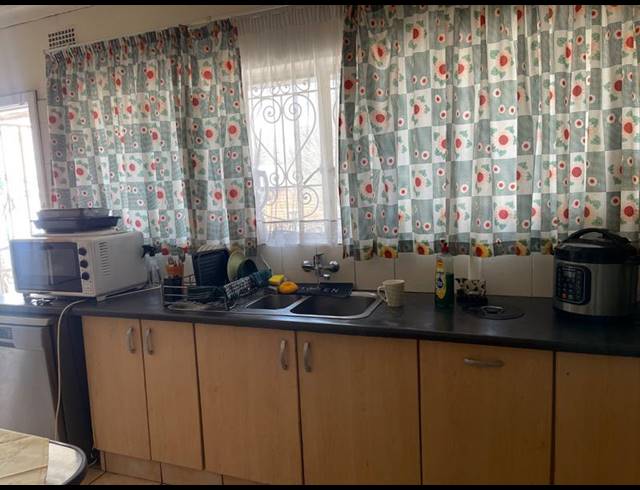 3 BEDROOM HOUSE FOR SALE IN VANDERBIJLPARK SW 1